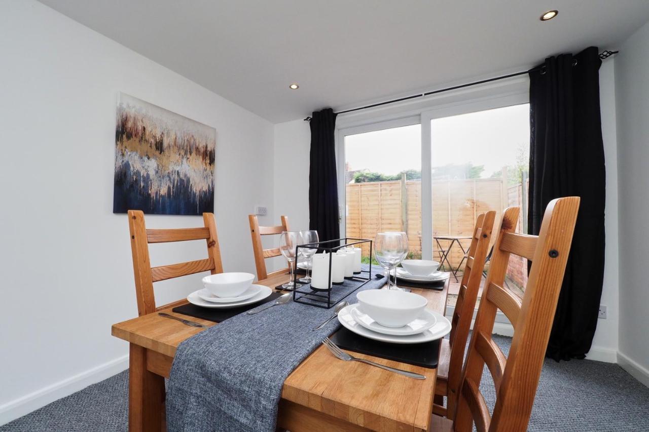 Home In Wellesbourne - Contractors - Families - Reduced Rates Eksteriør billede