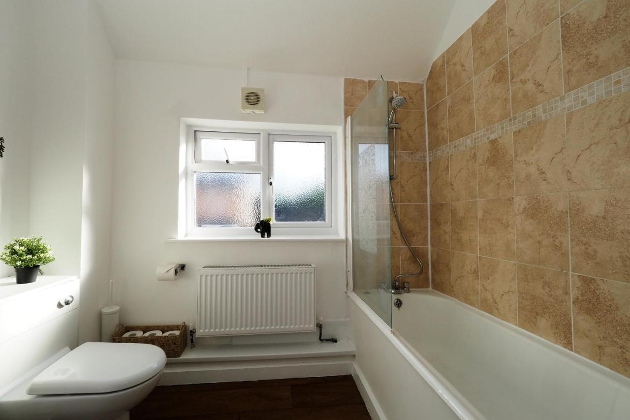 Home In Wellesbourne - Contractors - Families - Reduced Rates Eksteriør billede