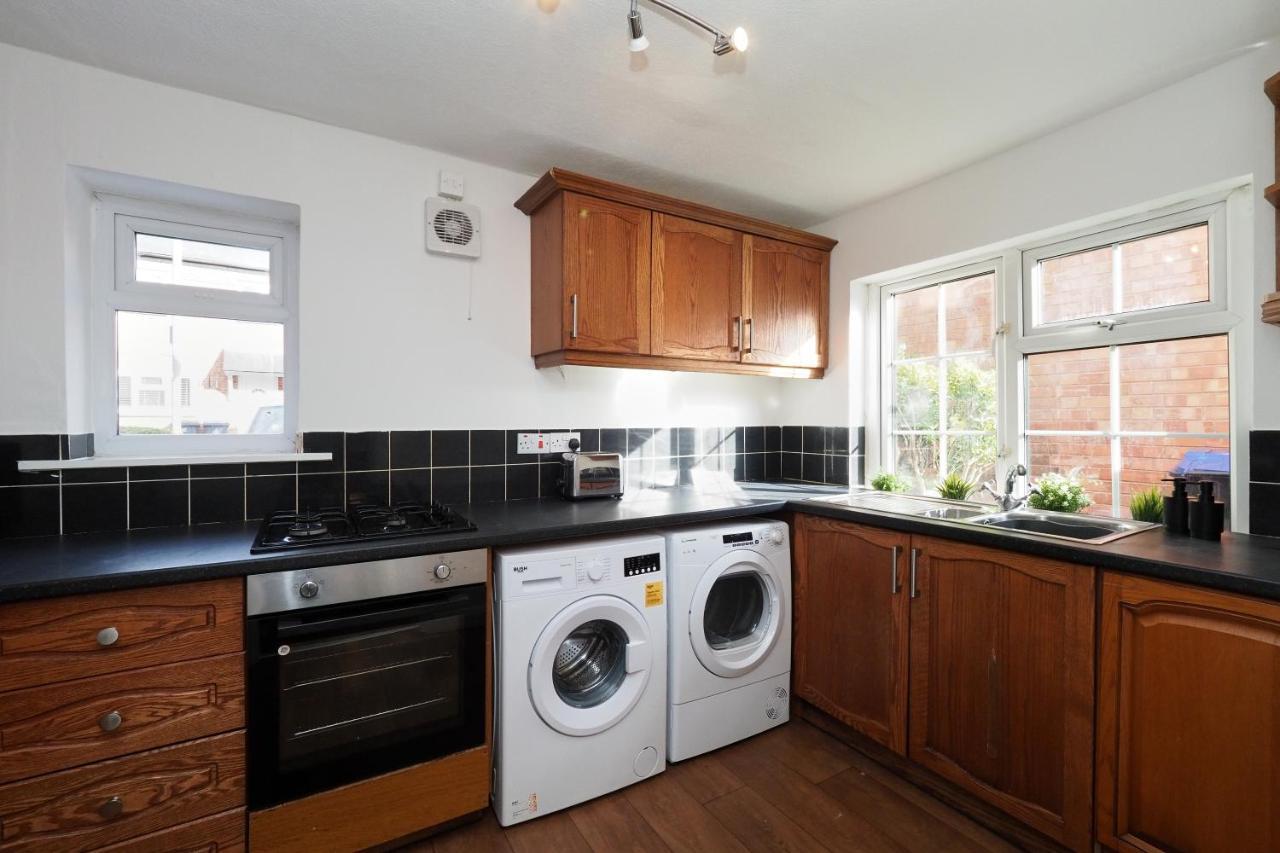 Home In Wellesbourne - Contractors - Families - Reduced Rates Eksteriør billede